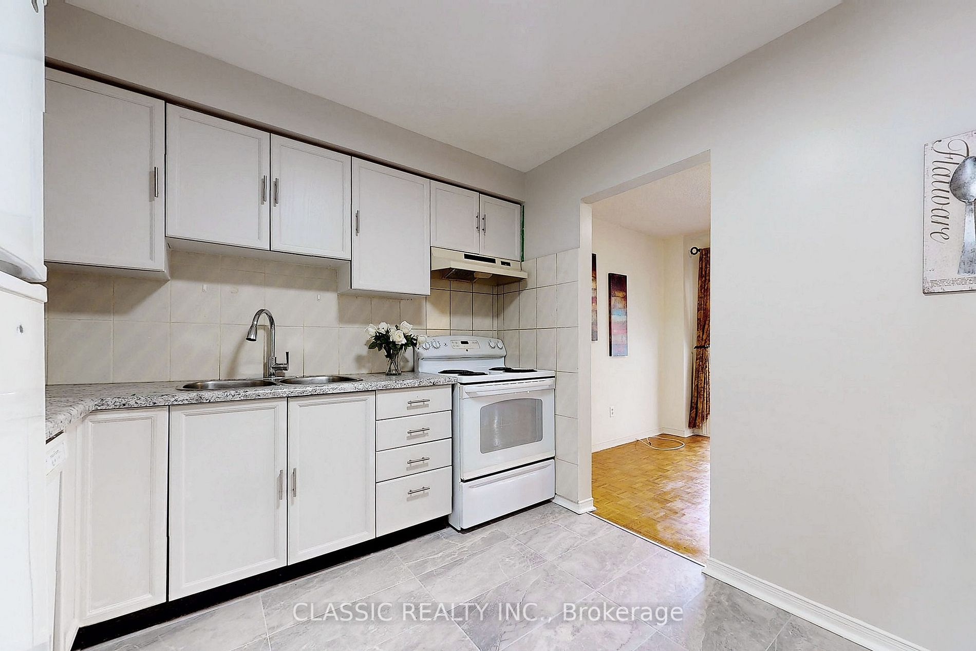 24 Cardwell Avenue, #24