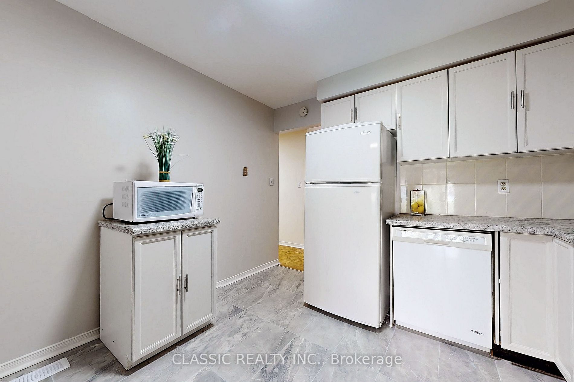 24 Cardwell Avenue, #24