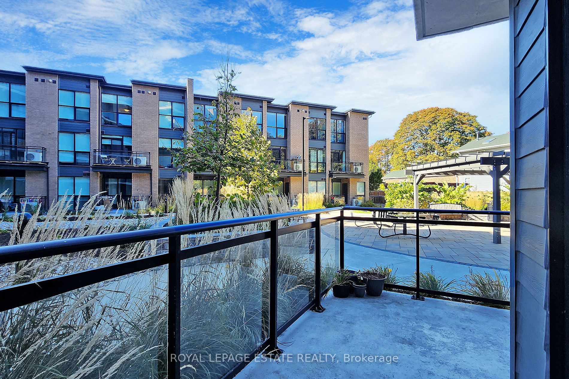 1 Falaise Rd, #109