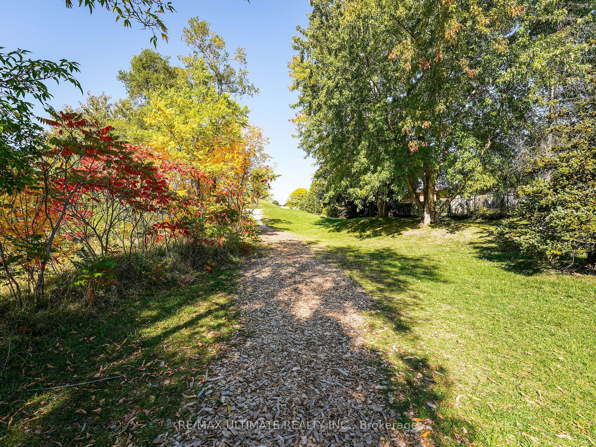 22 Cavehill Cres