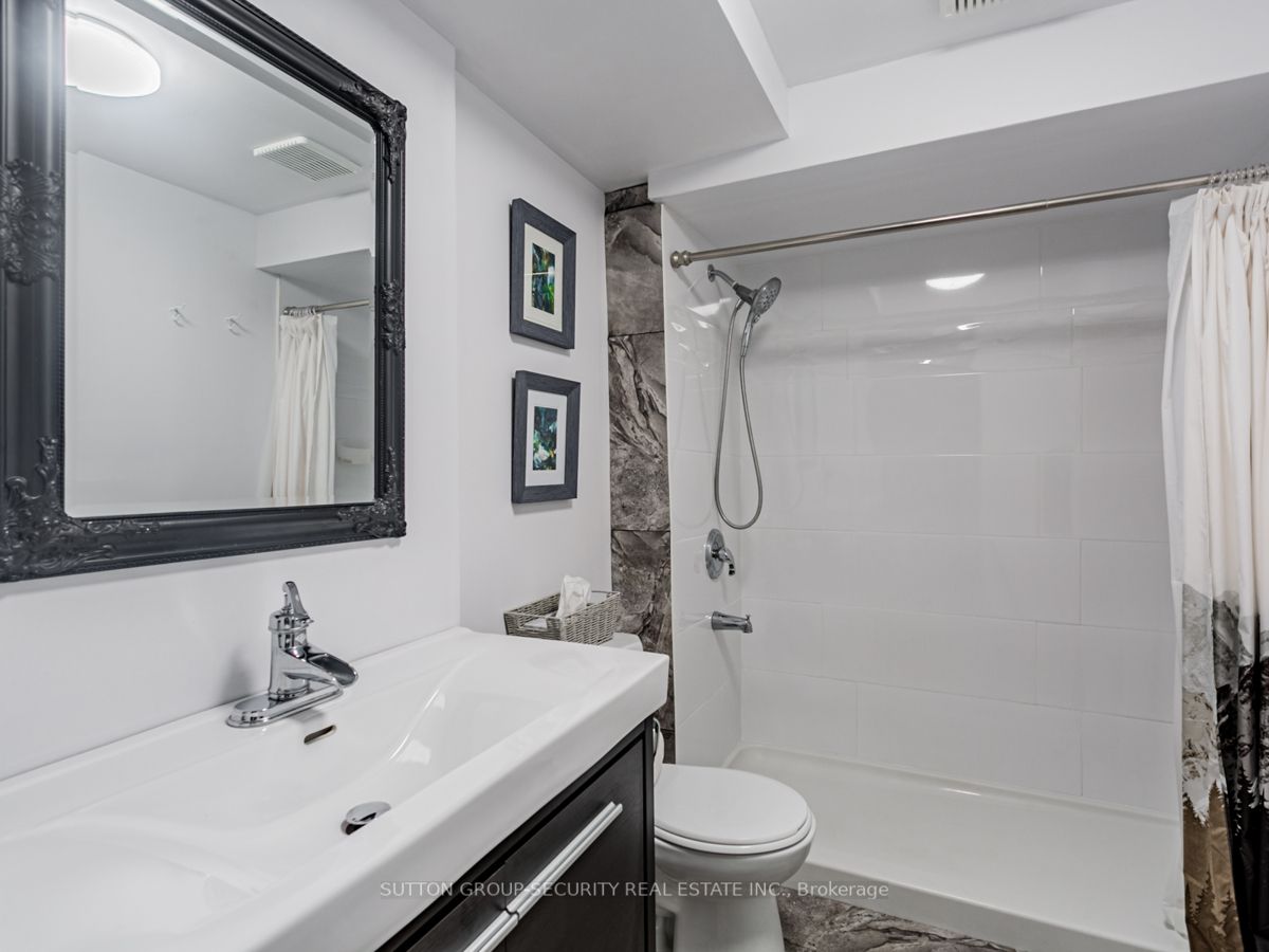 8 Pinestone Crt