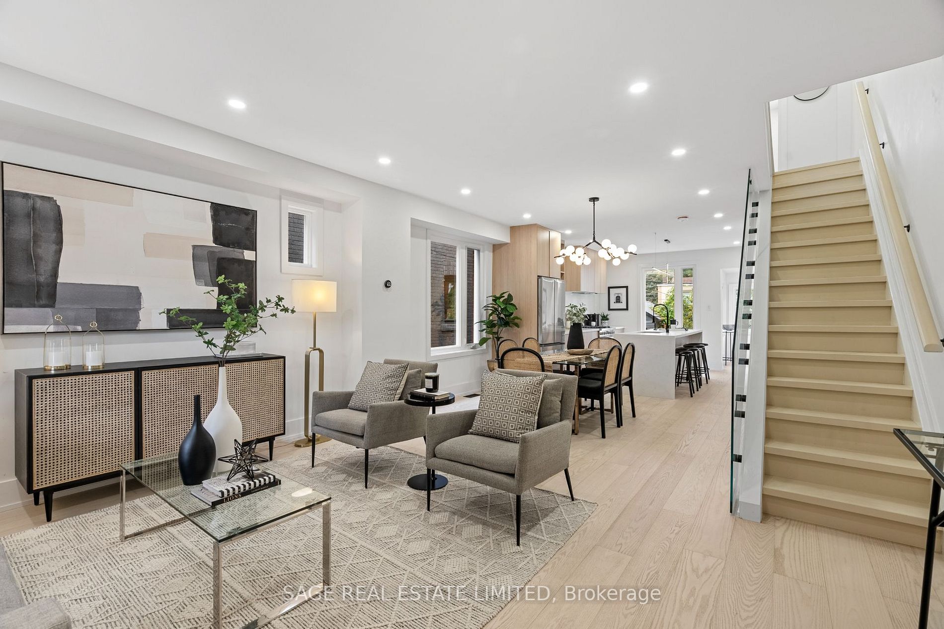 483 Milverton Blvd