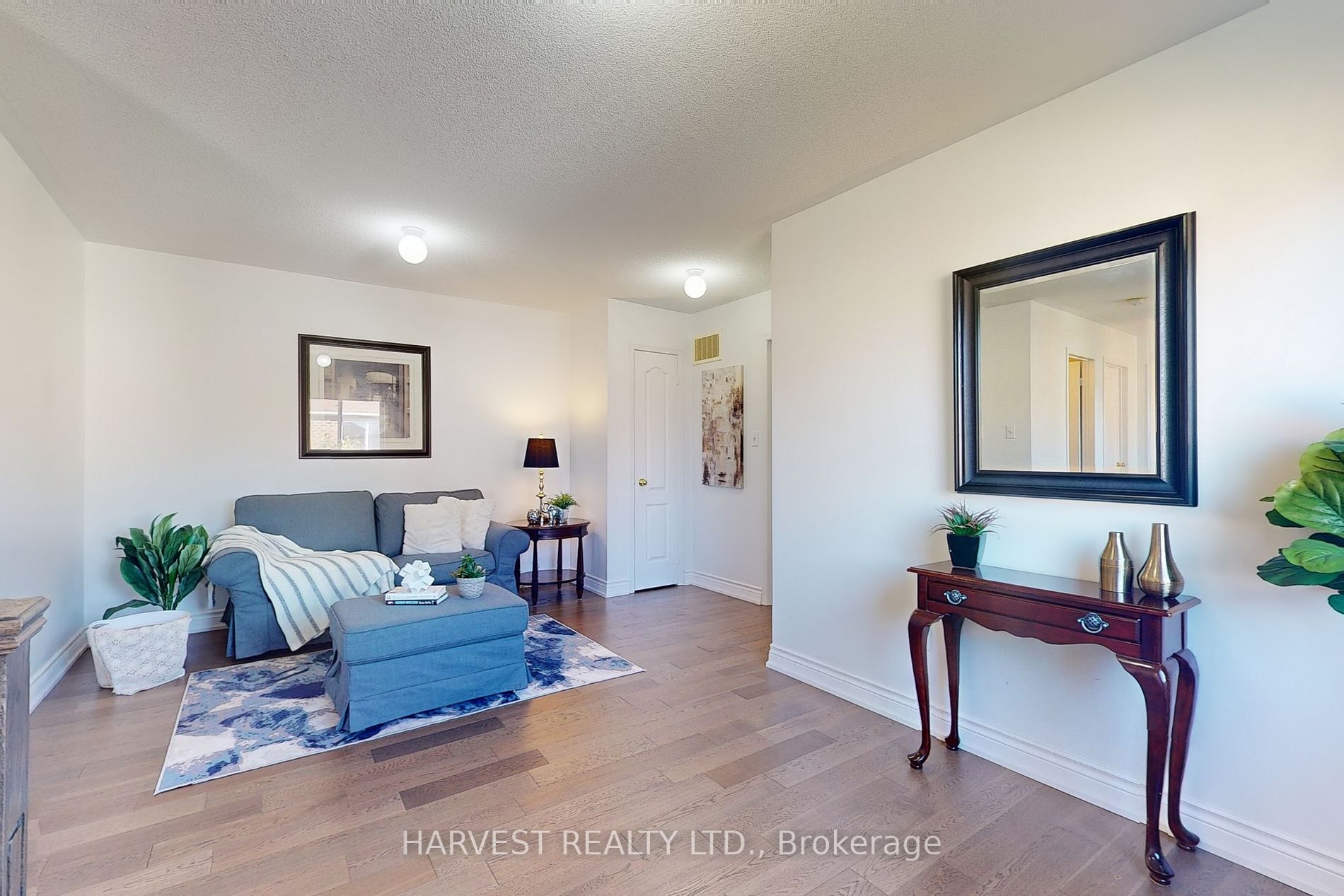 3 Tozer Cres