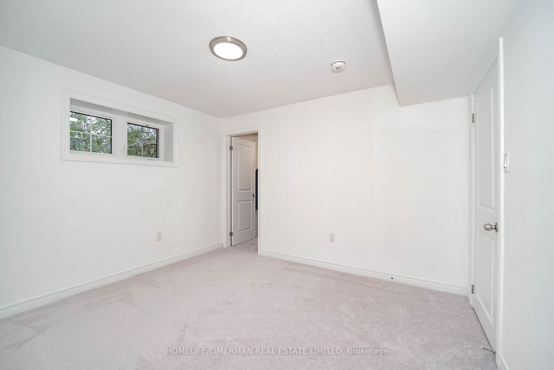 119 Fred Jackman Ave