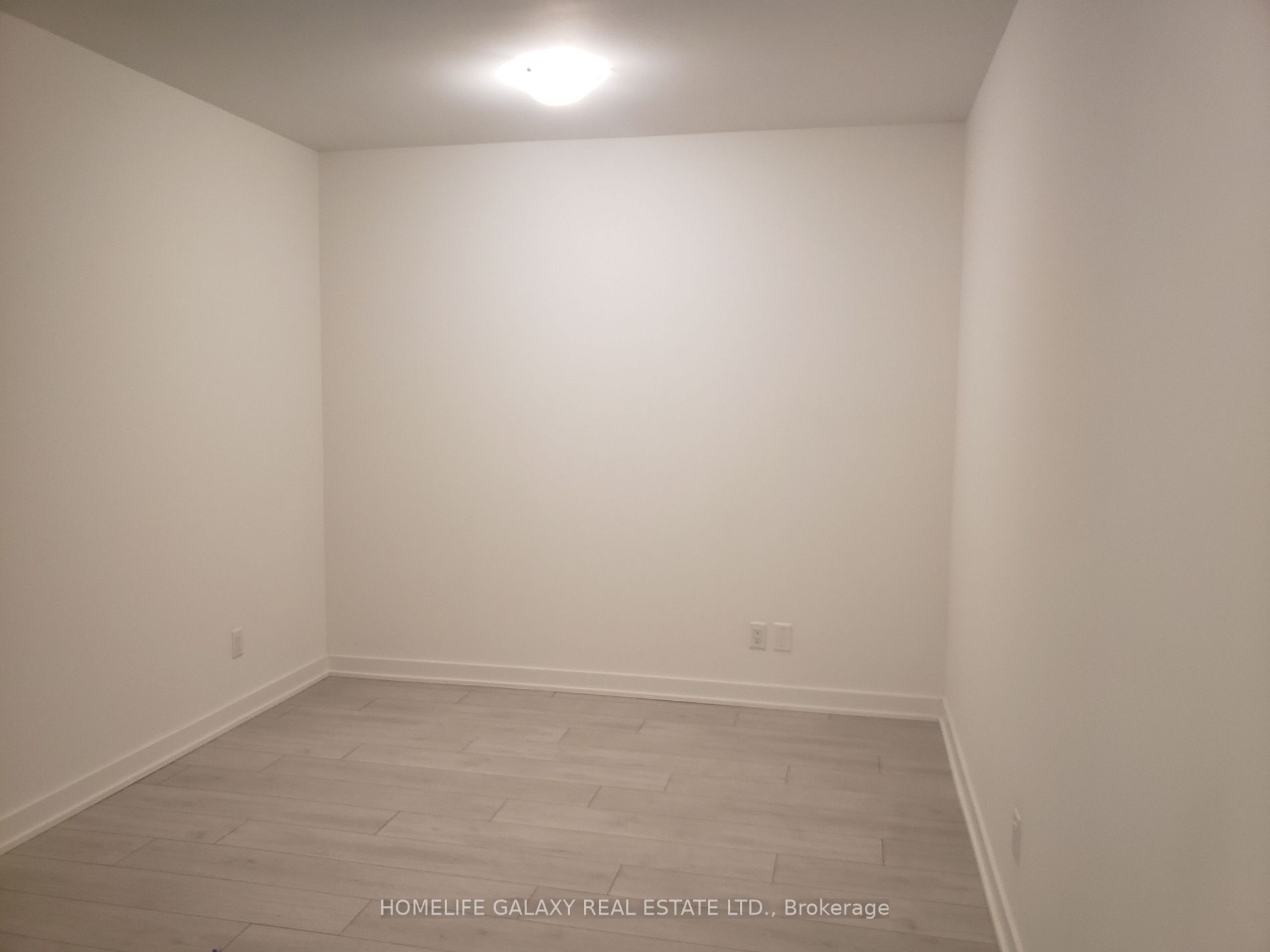 2033 Kennedy Rd, #308