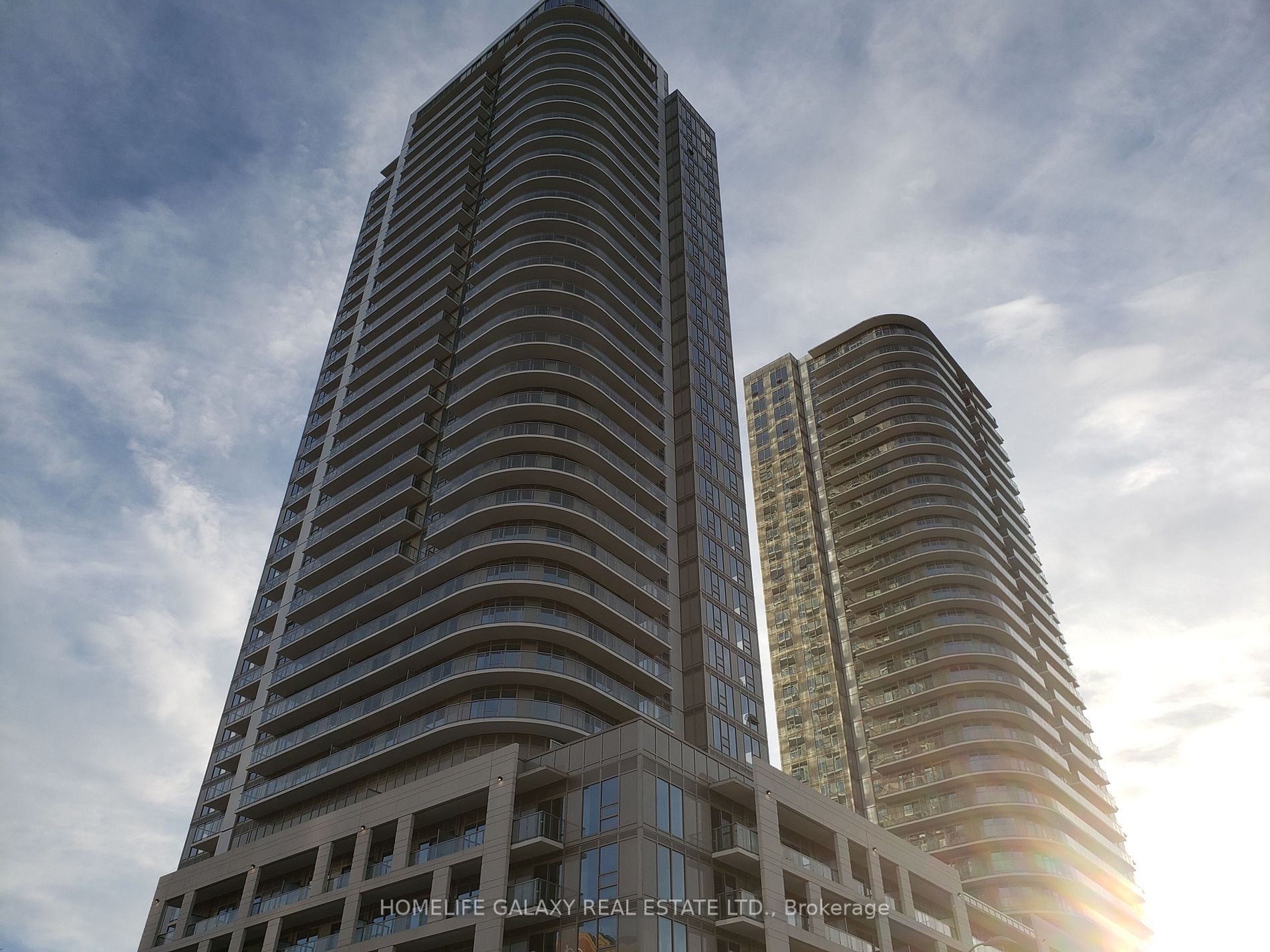 2033 Kennedy Rd, #308