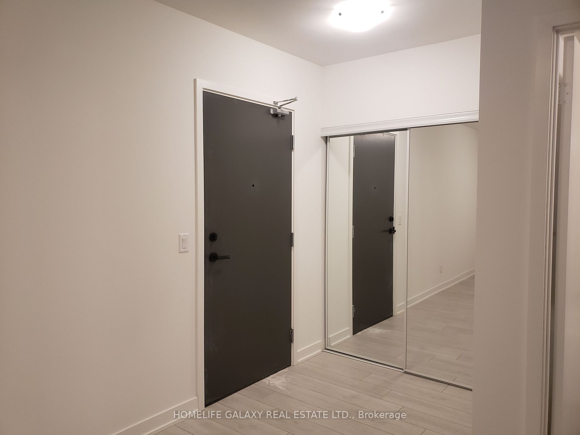 2033 Kennedy Rd, #308