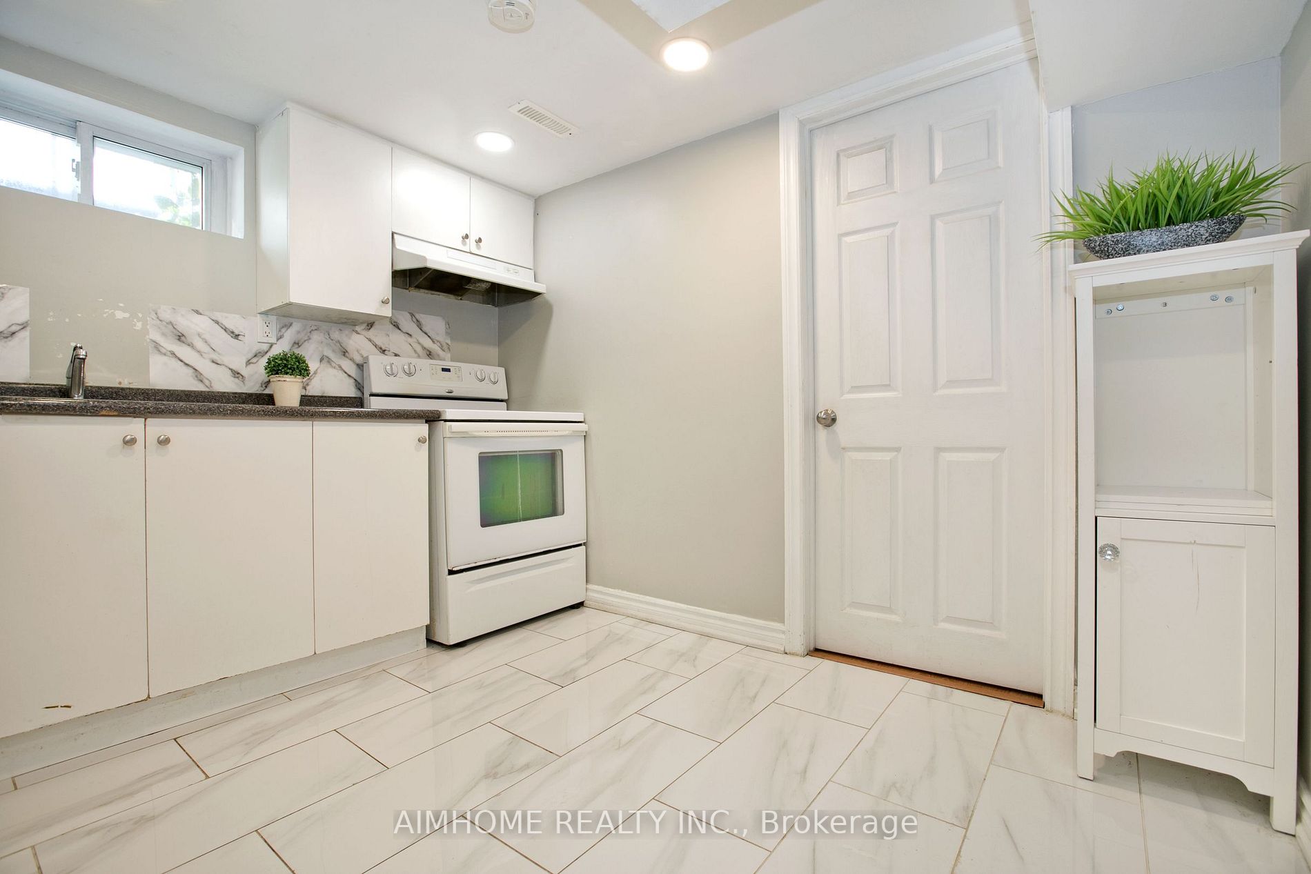 75 Admiral Rd