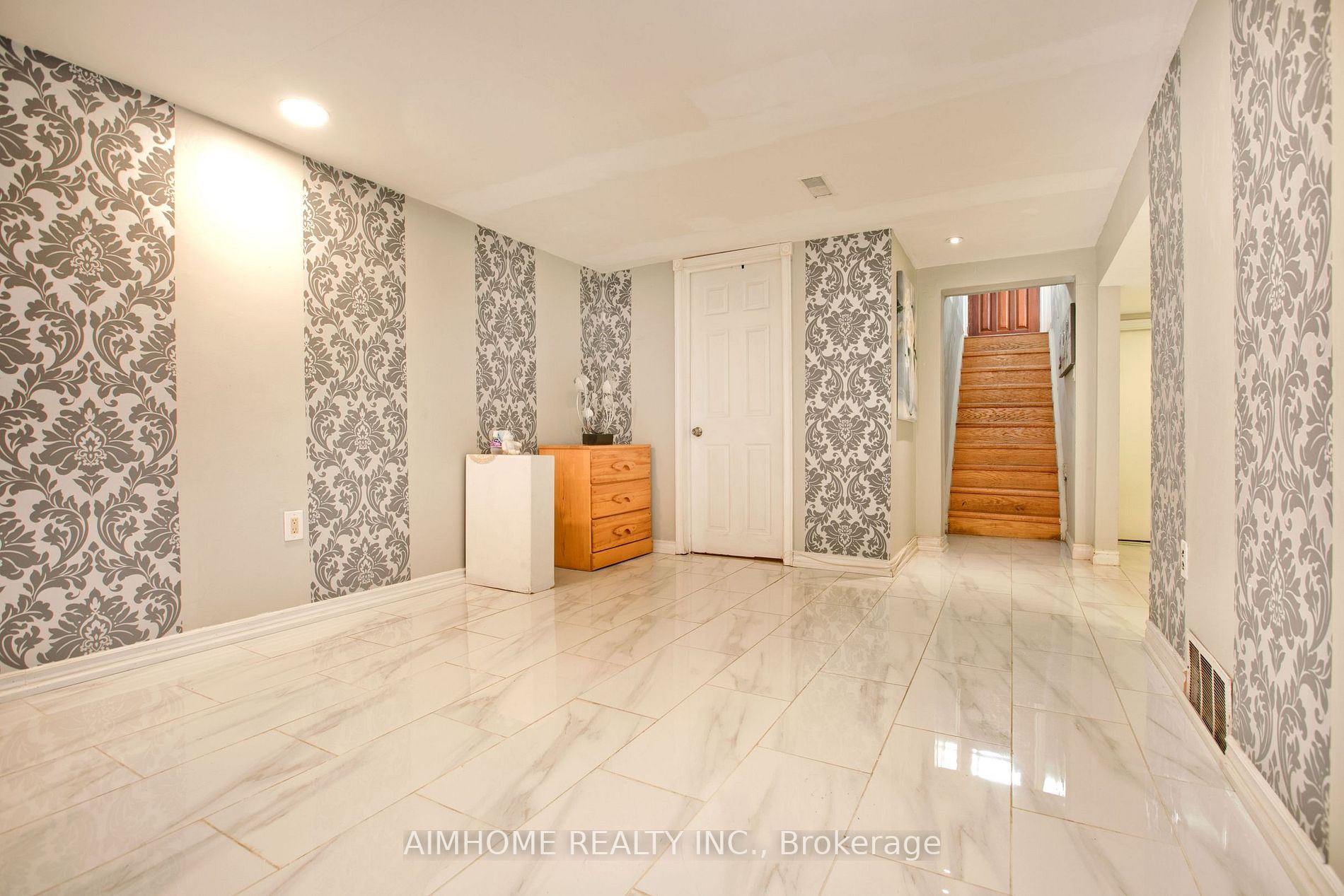 75 Admiral Rd