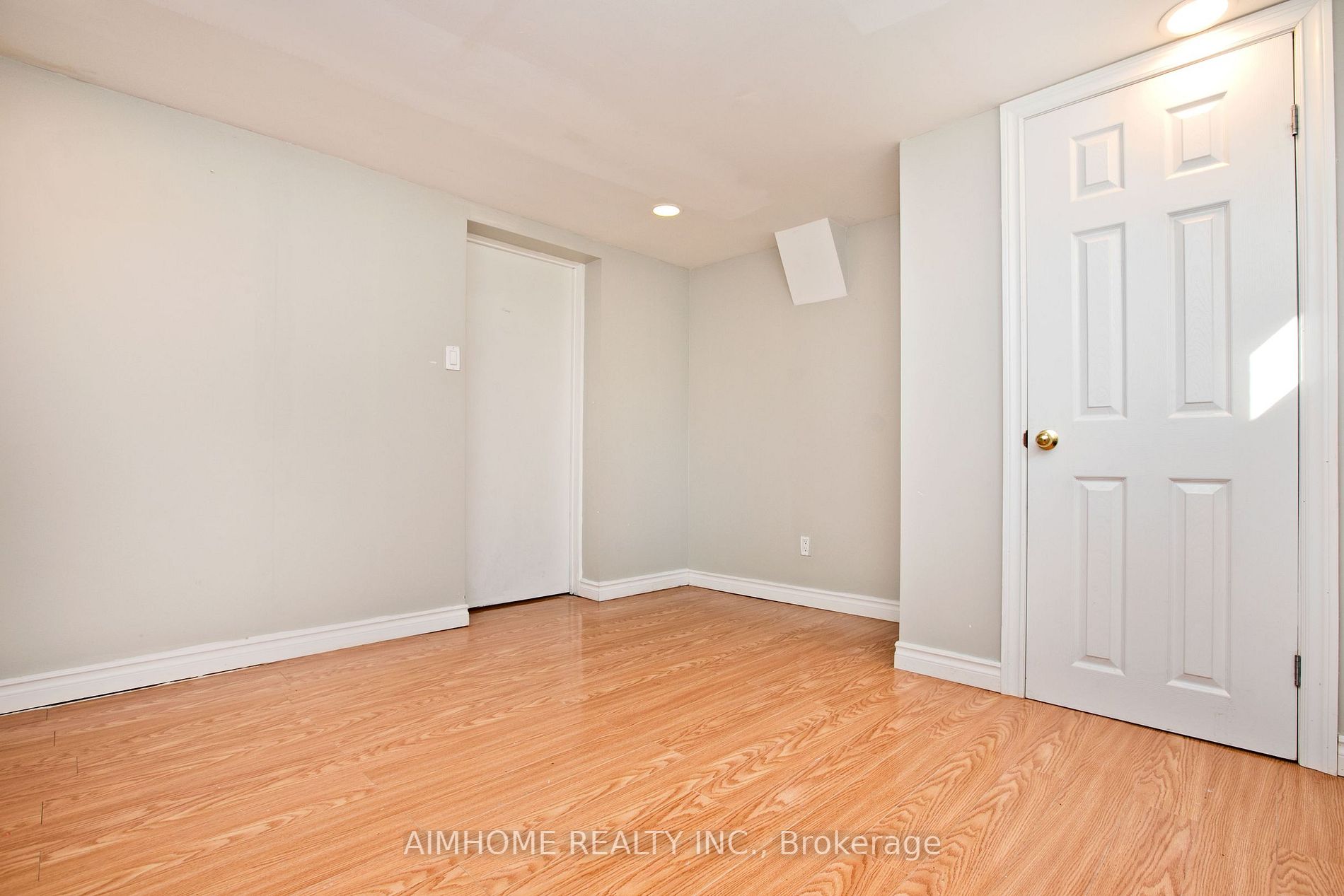 75 Admiral Rd