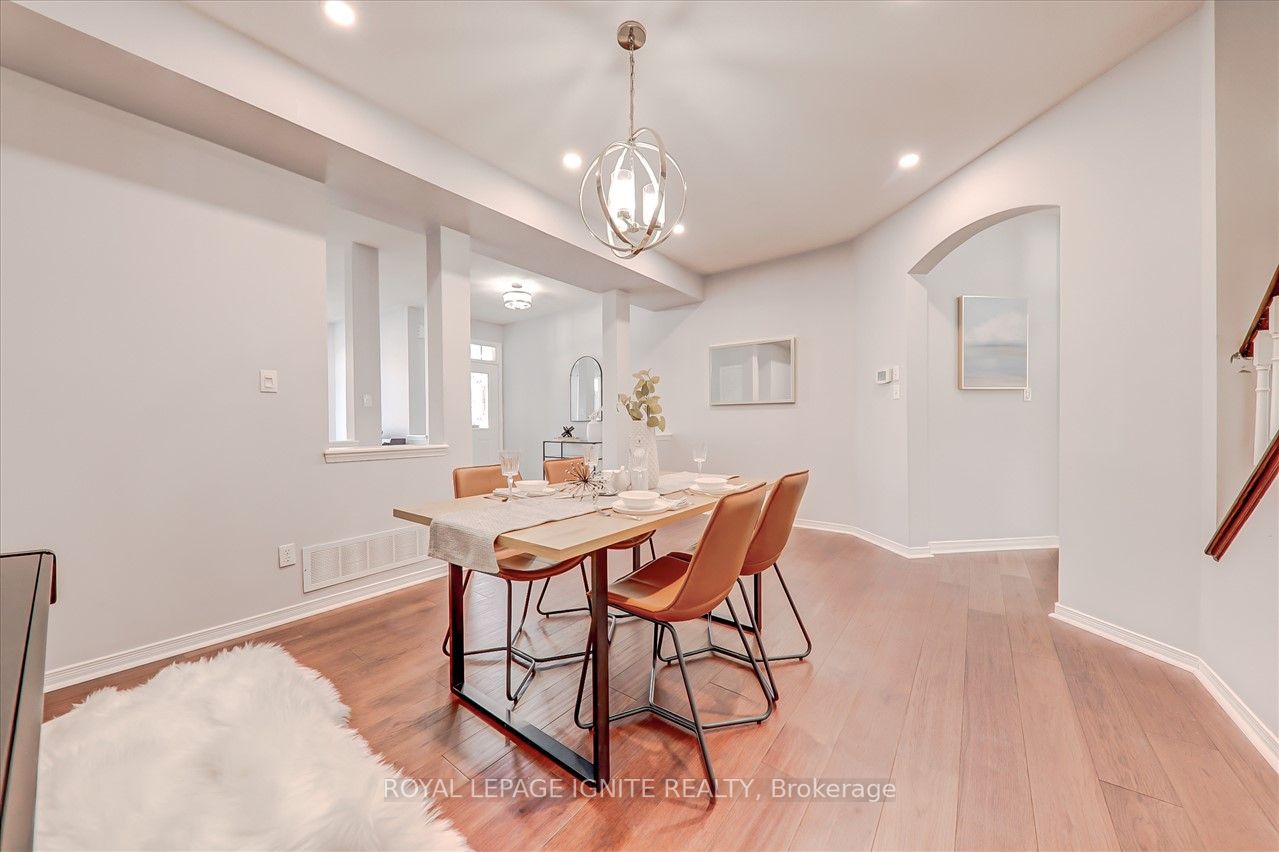 11 Barnfield Cres