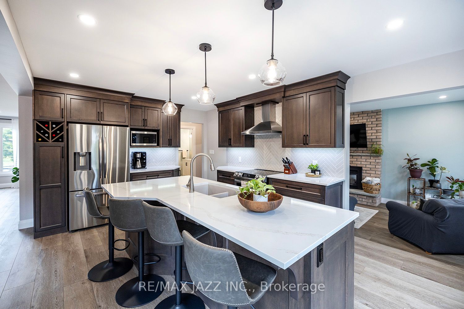857 Sundance Circ