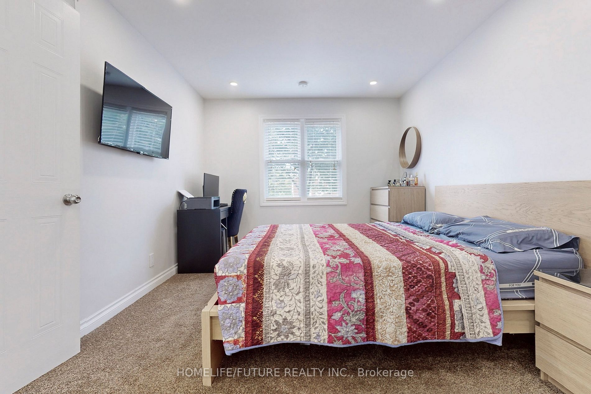 63 Stanford Cres