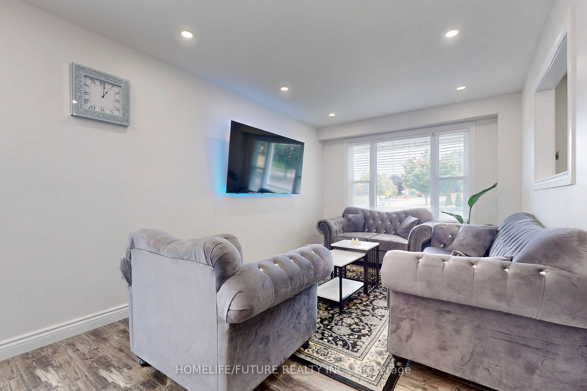 63 Stanford Cres