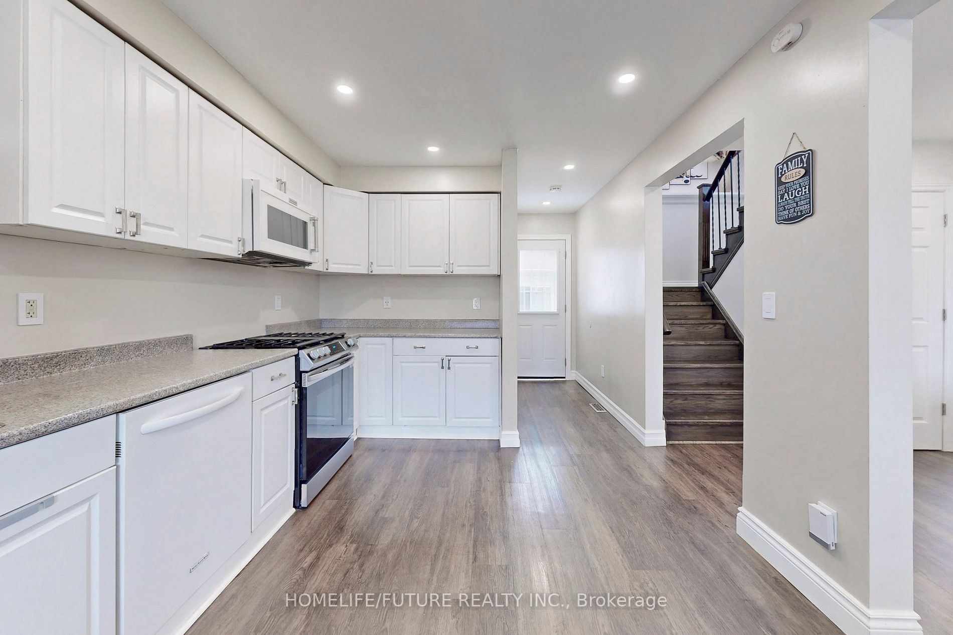 63 Stanford Cres