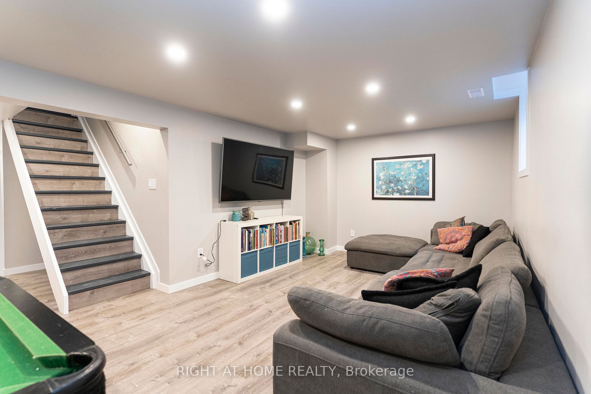 432 Prince Of Wales Dr