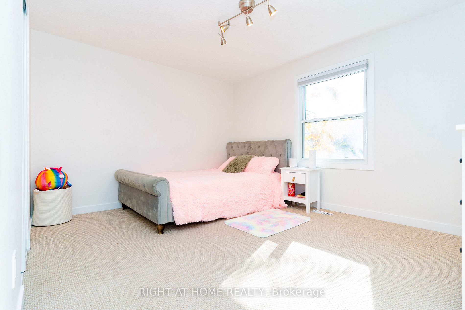 432 Prince Of Wales Dr