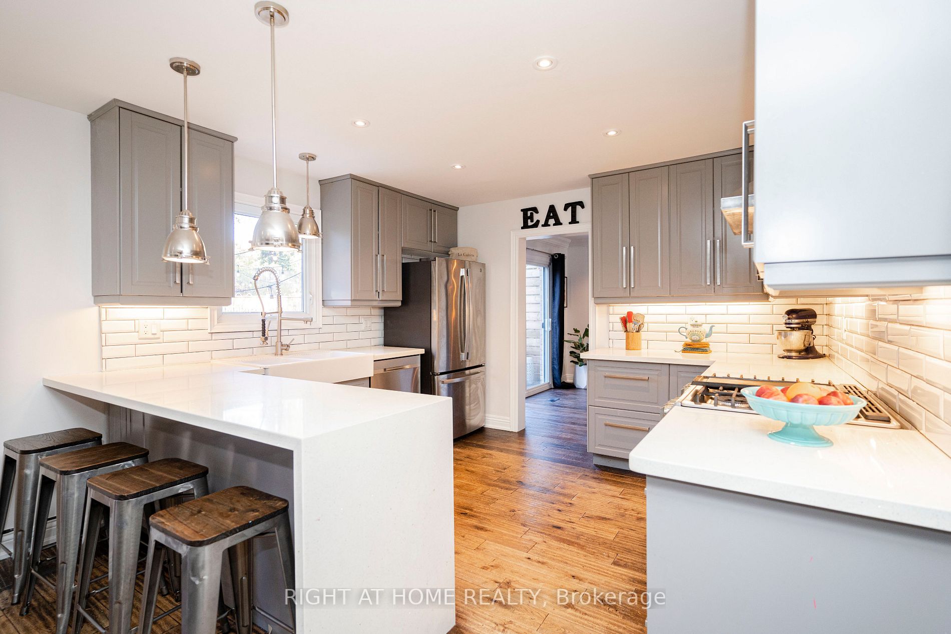 432 Prince Of Wales Dr