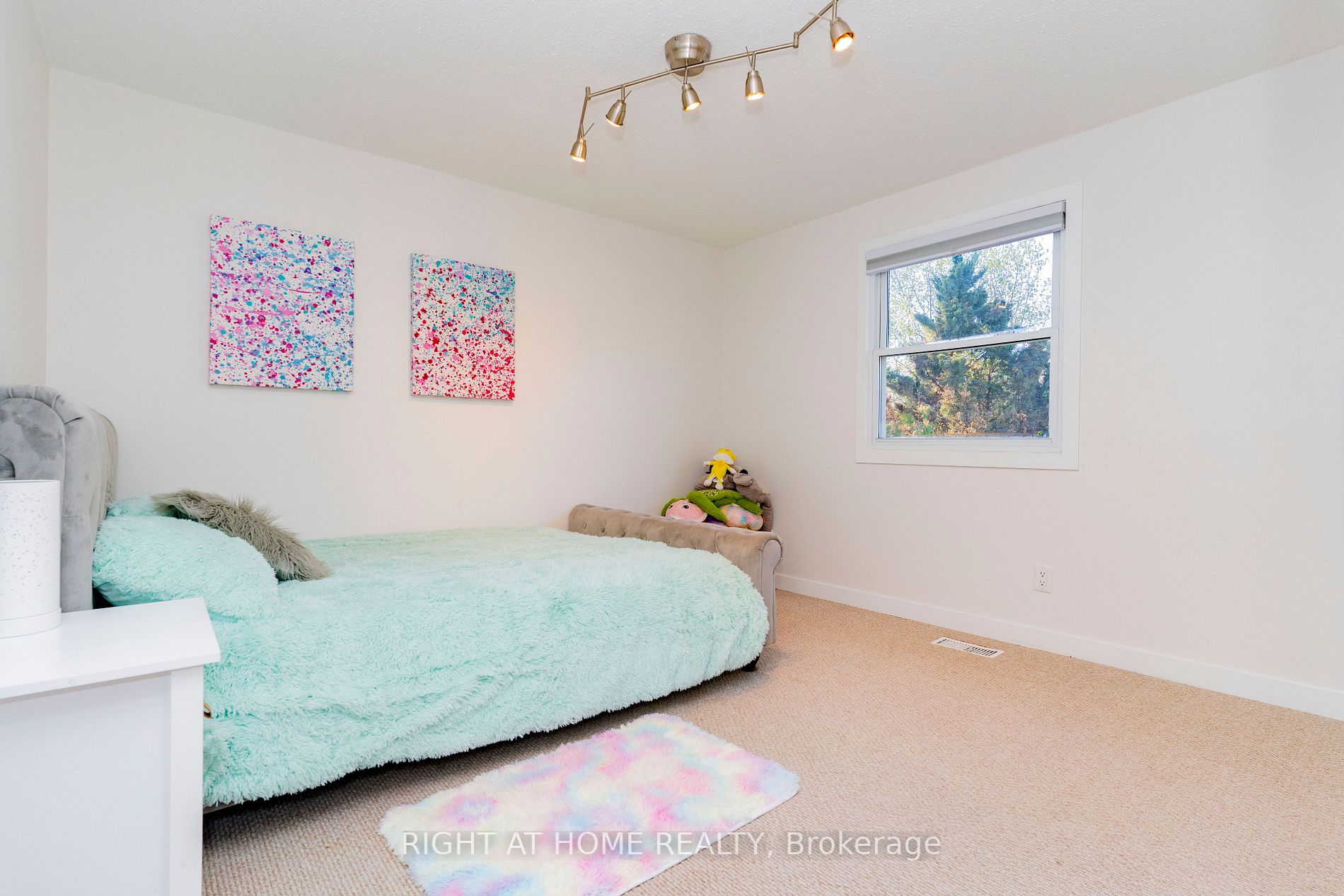 432 Prince Of Wales Dr