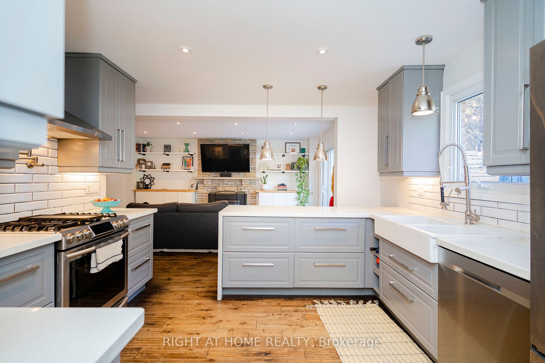 432 Prince Of Wales Dr