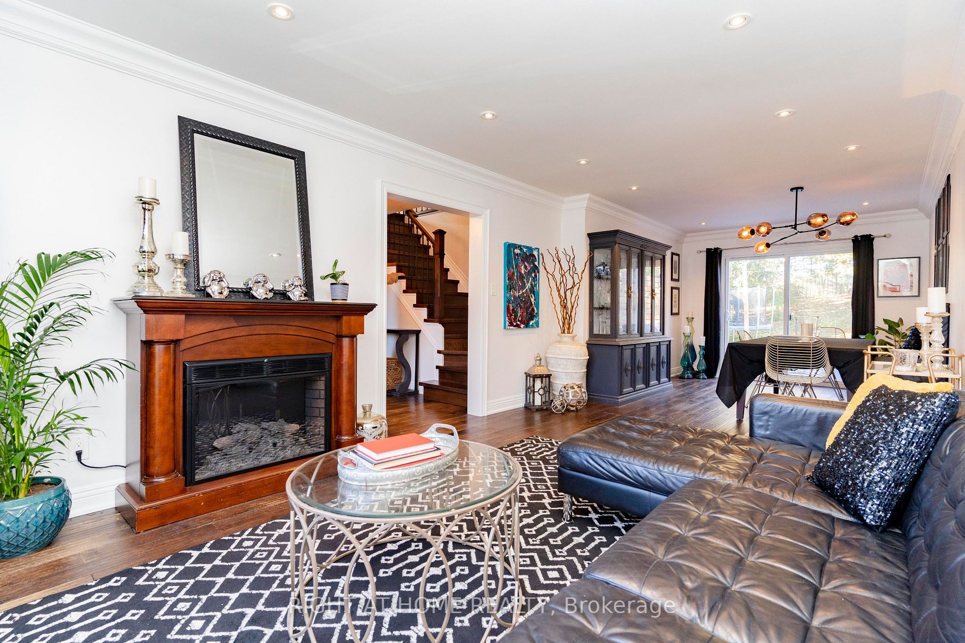 432 Prince Of Wales Dr