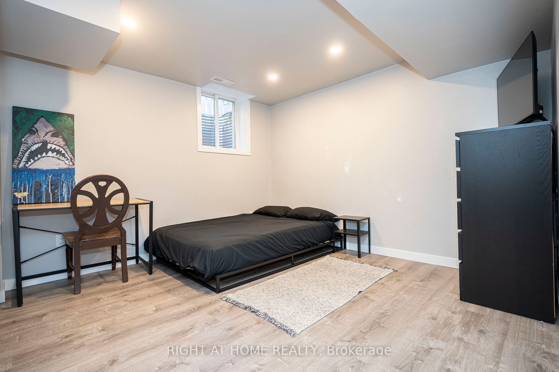 432 Prince Of Wales Dr