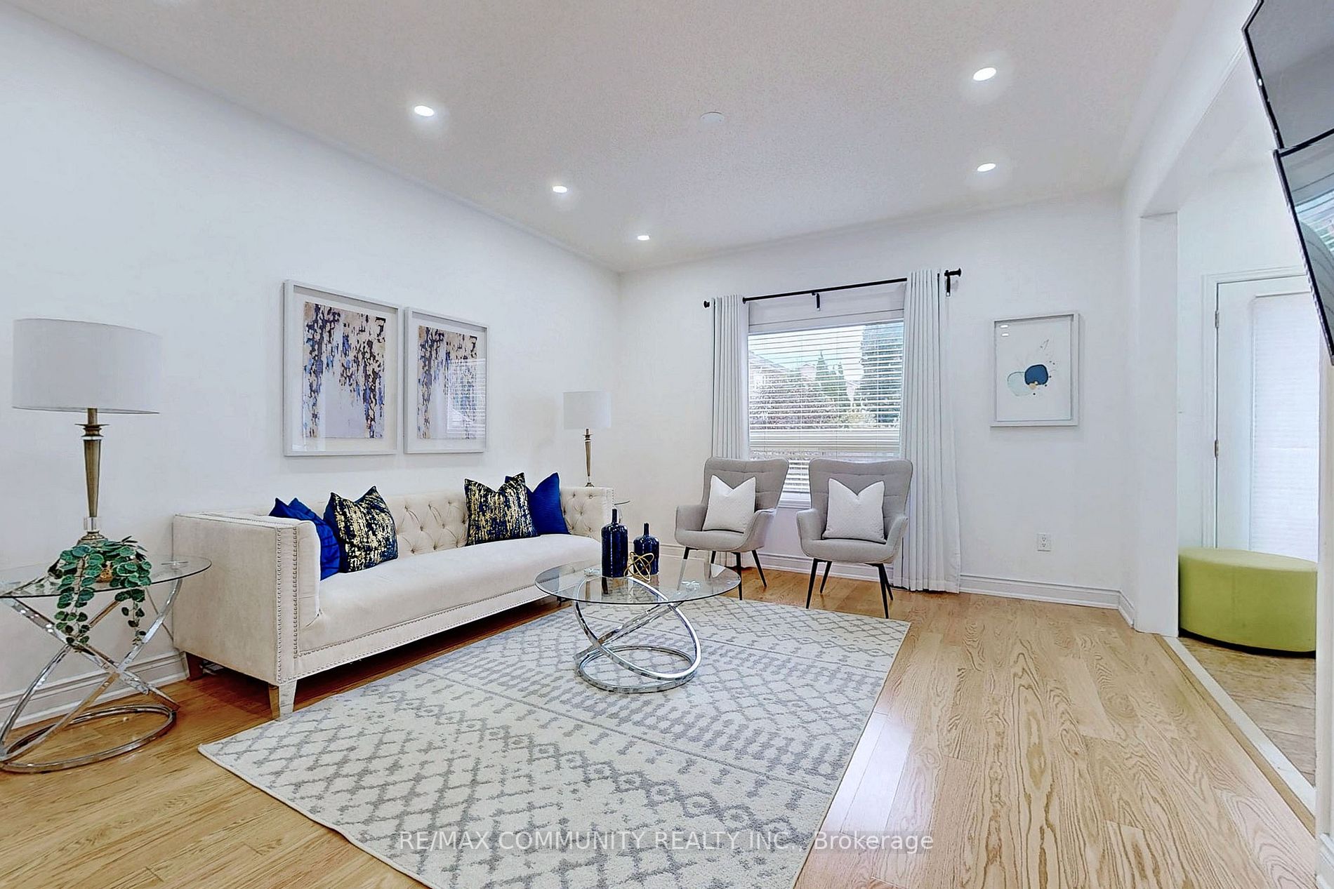 27 Sivyer Crescent