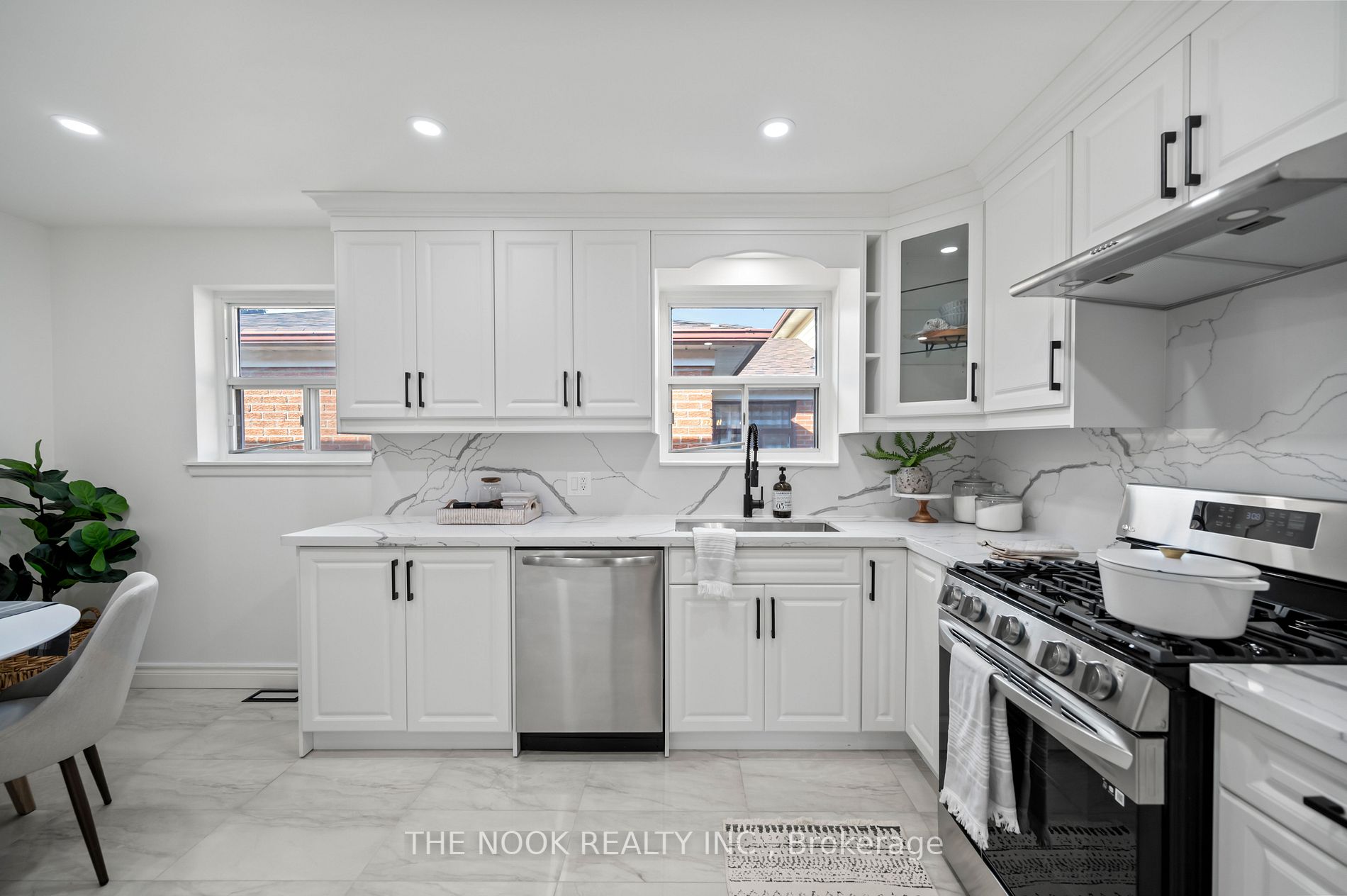 25 Deekshill Dr