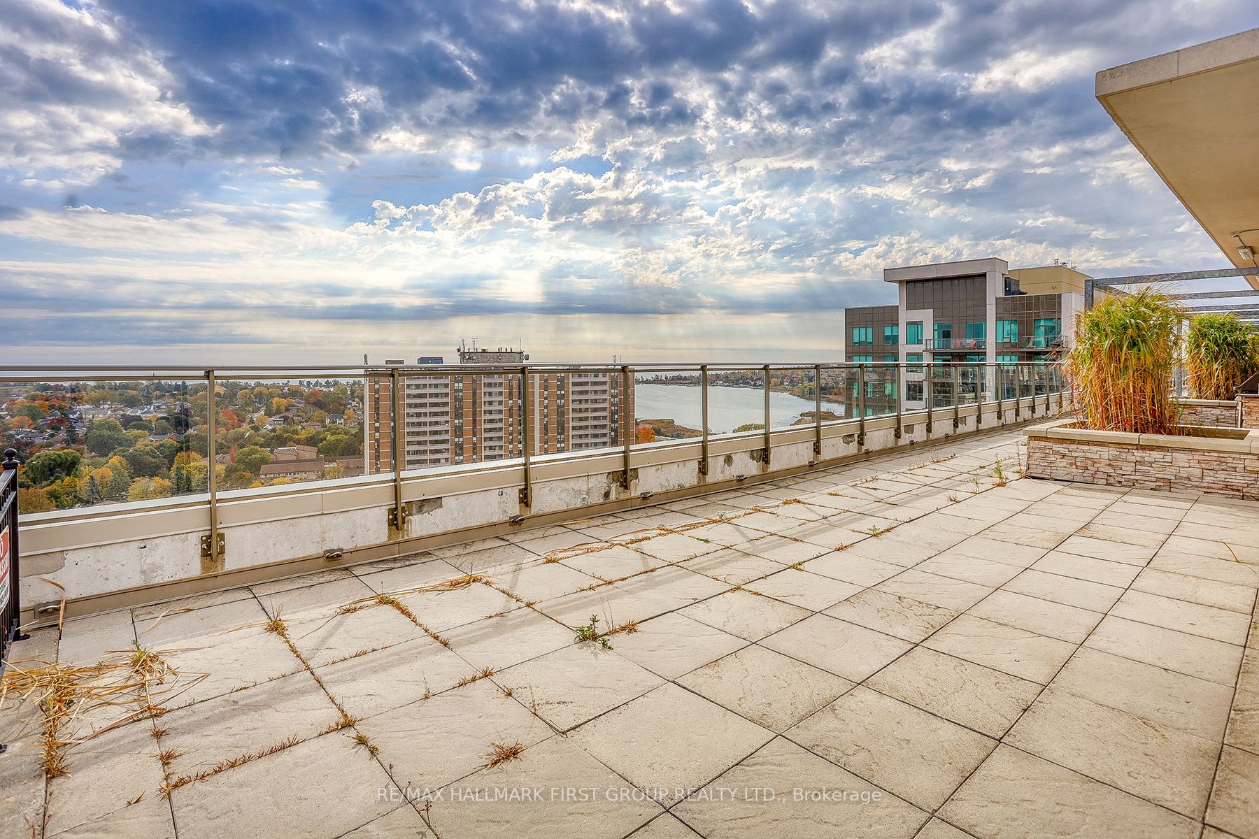1235 Bayly St, #816