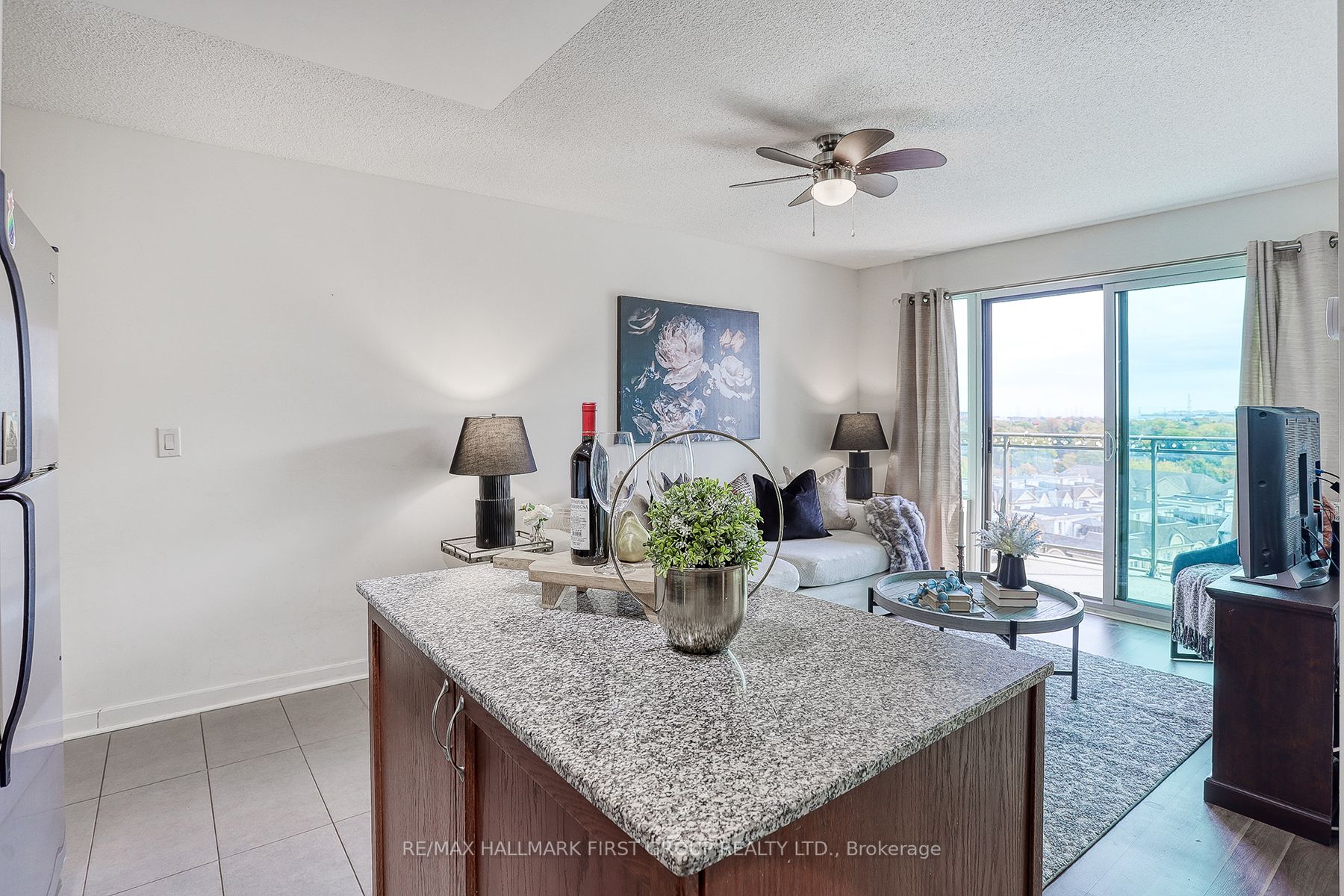 1235 Bayly St, #816