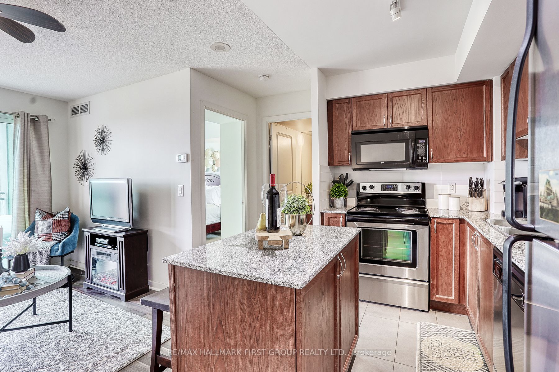 1235 Bayly St, #816