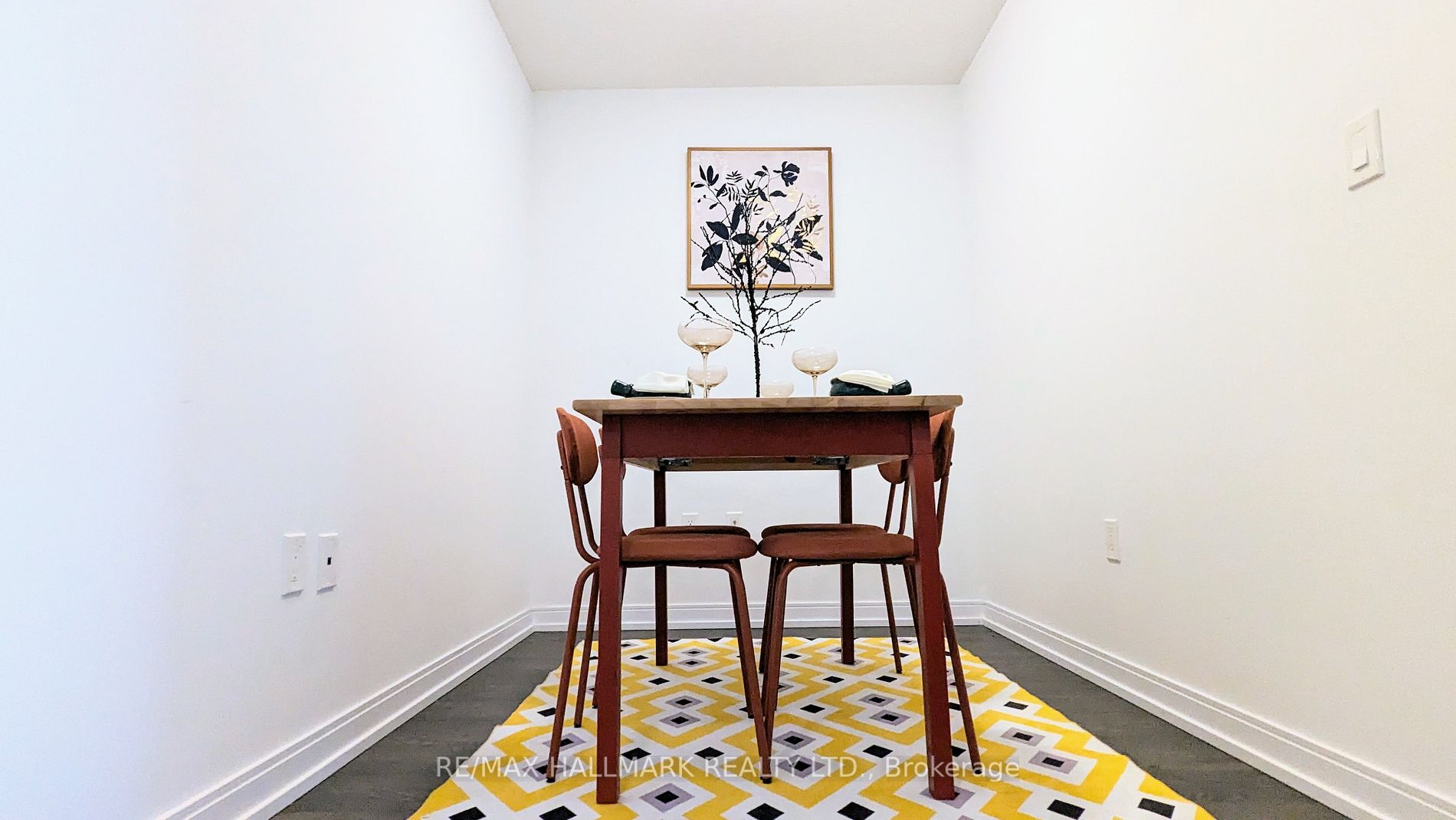 275 Village Green Sq, #825