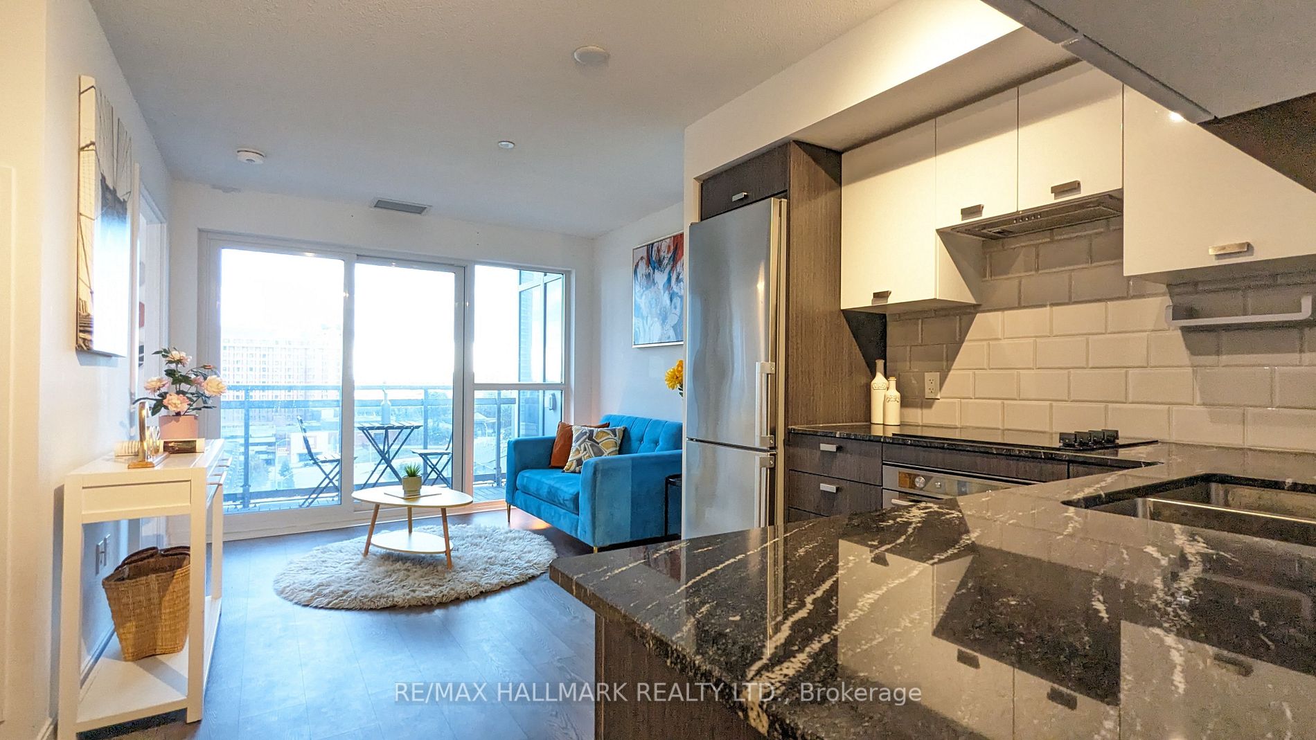 275 Village Green Sq, #825