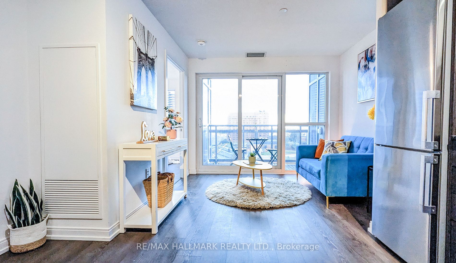 275 Village Green Sq, #825