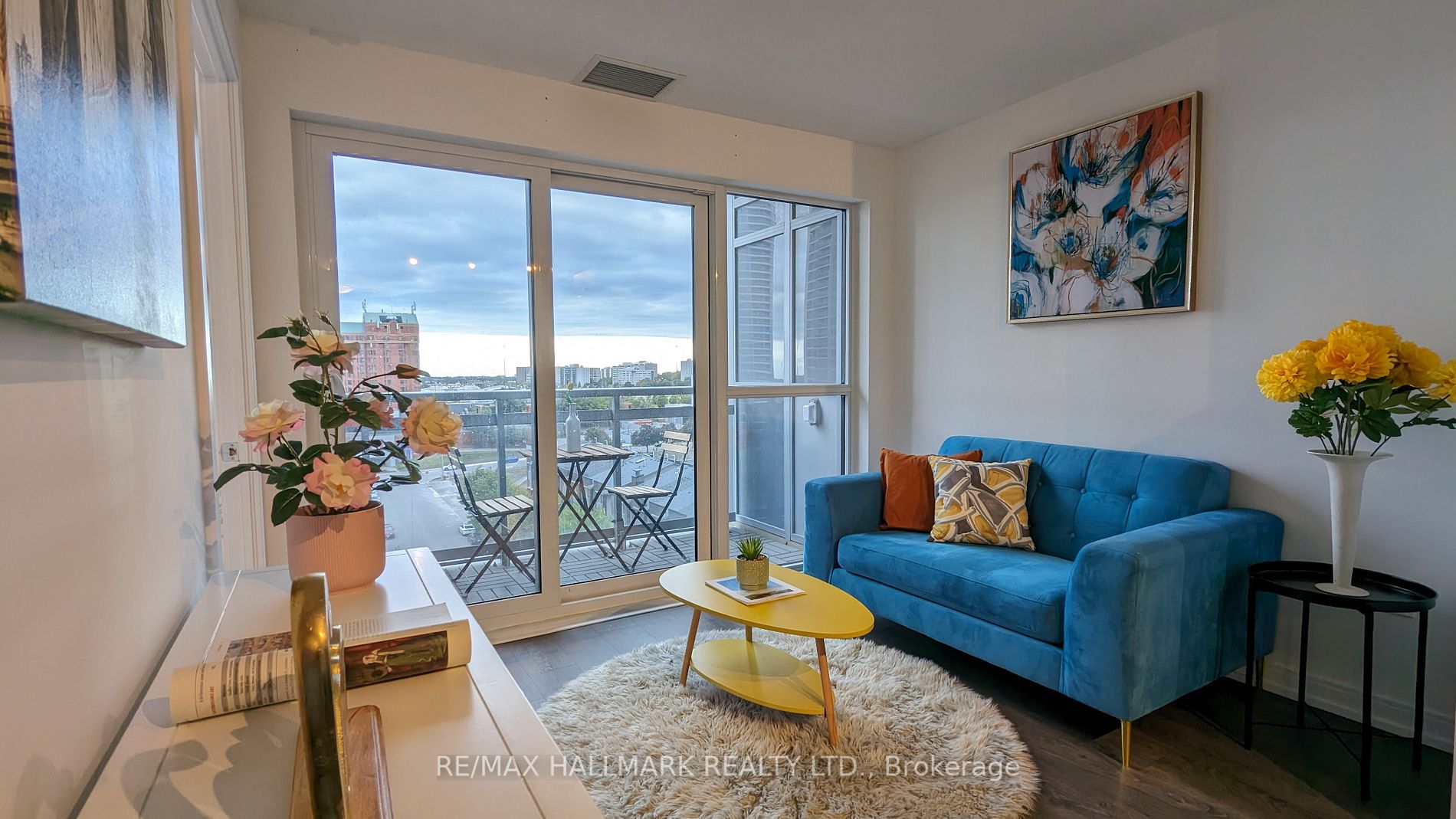 275 Village Green Sq, #825