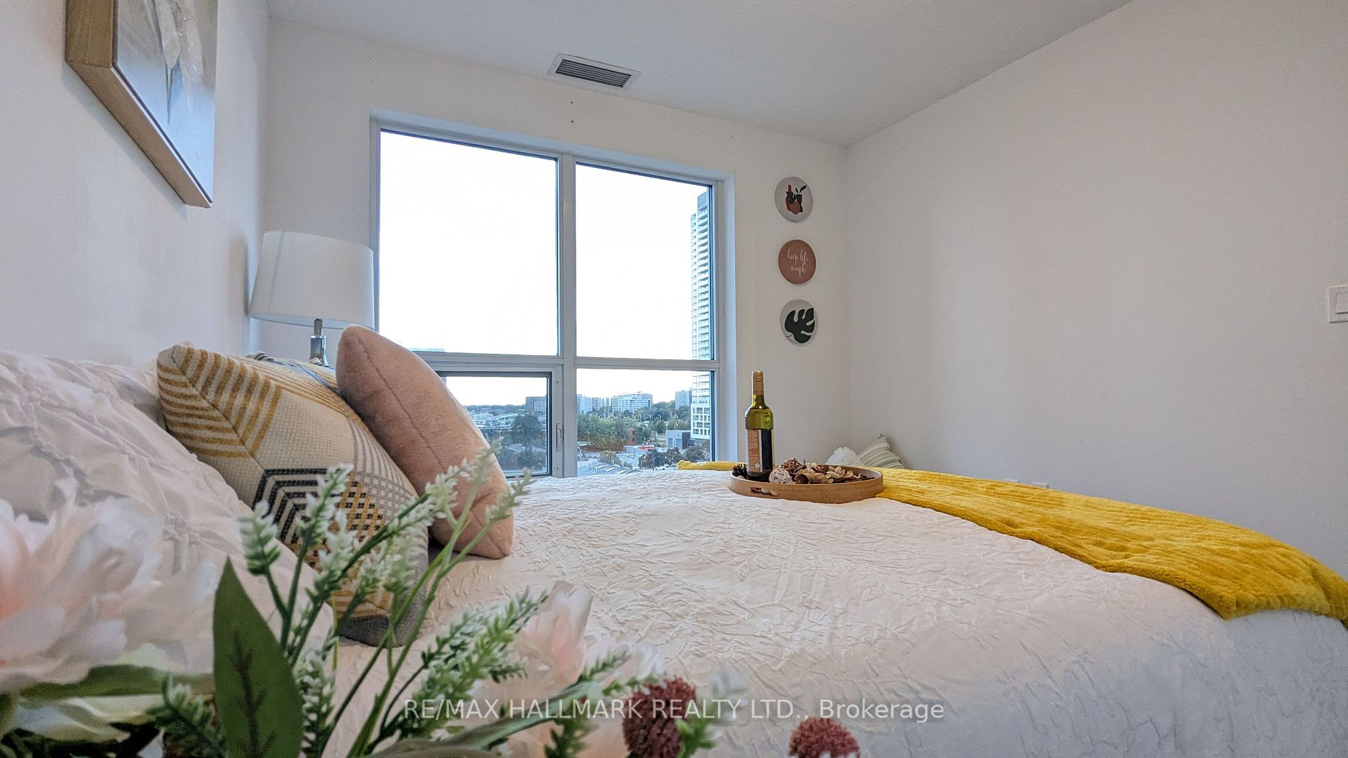 275 Village Green Sq, #825