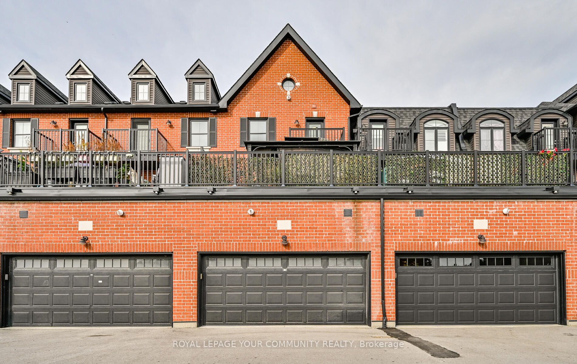 17 Baldwin Street N, #205