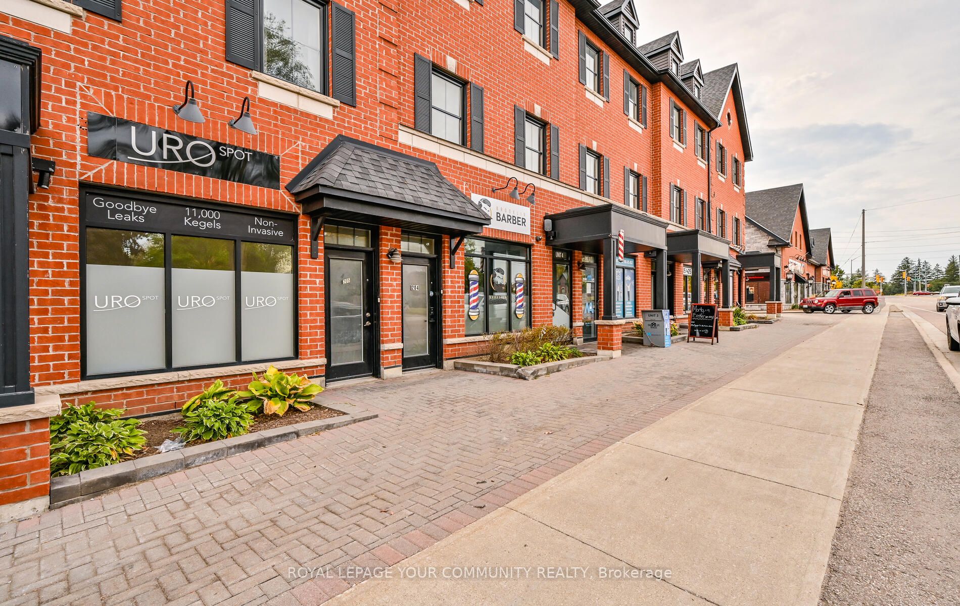 17 Baldwin Street N, #205