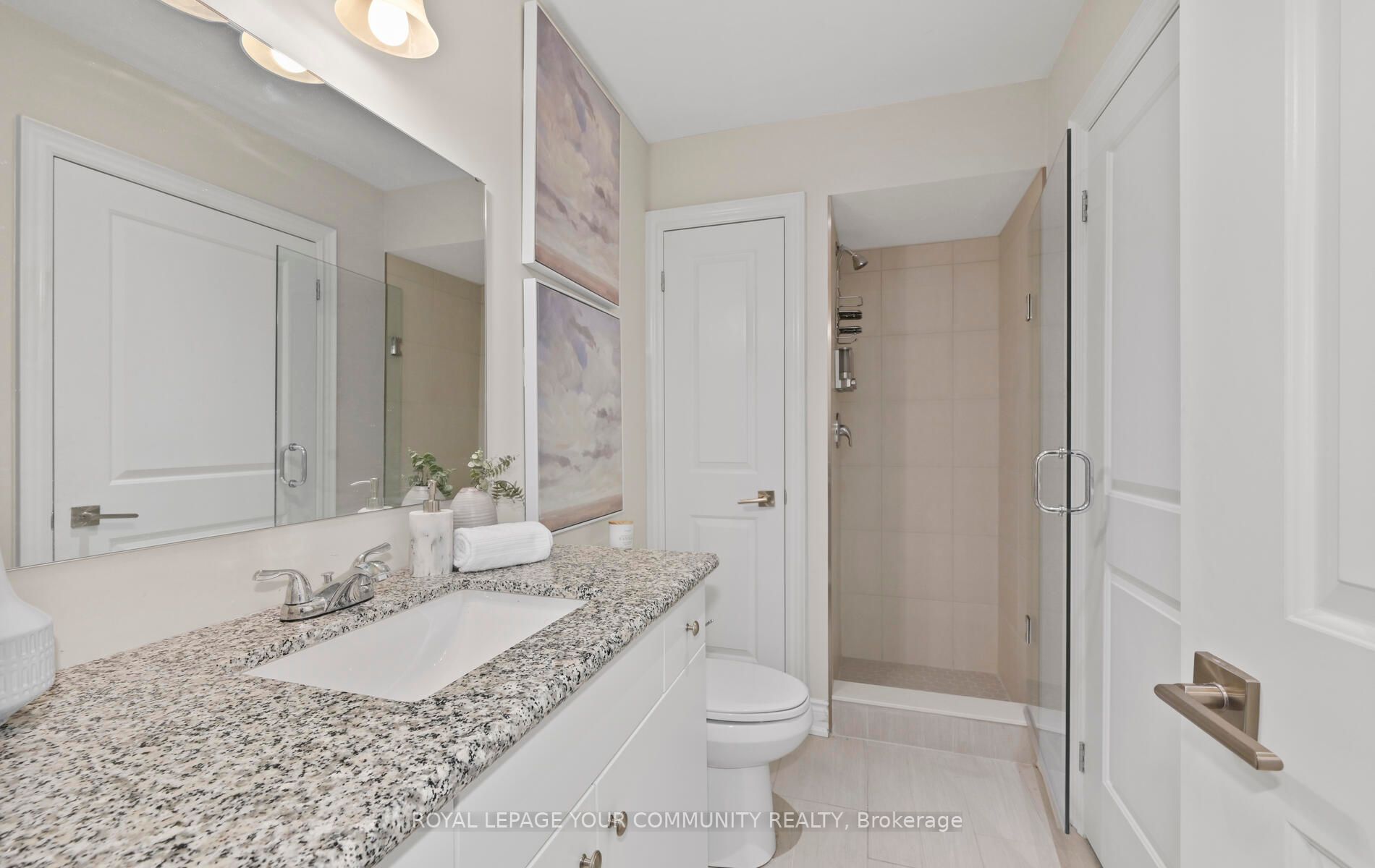 17 Baldwin Street N, #205