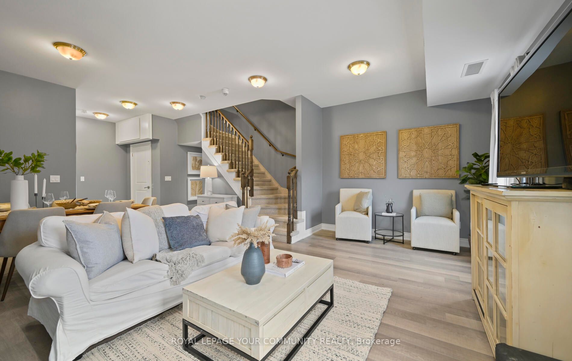 17 Baldwin Street N, #205