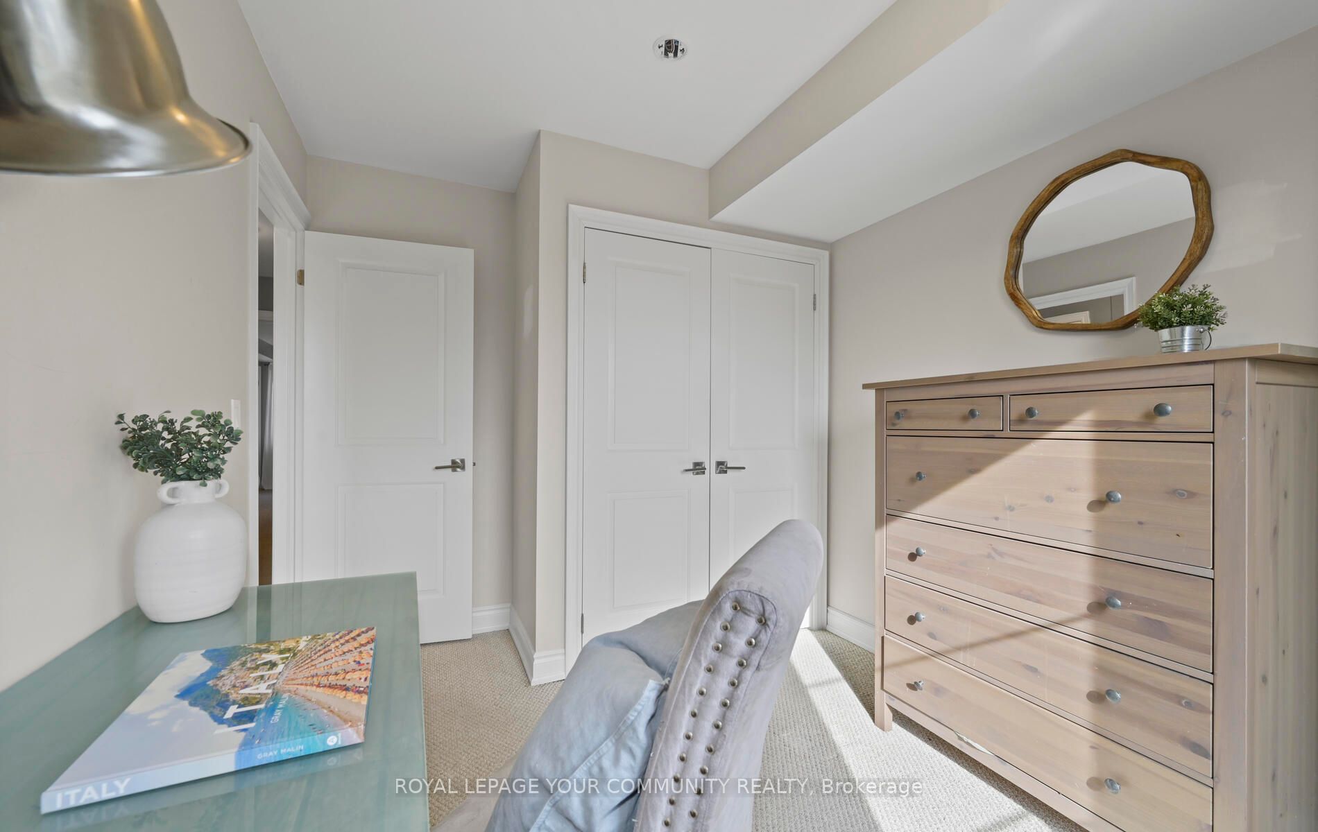 17 Baldwin Street N, #205