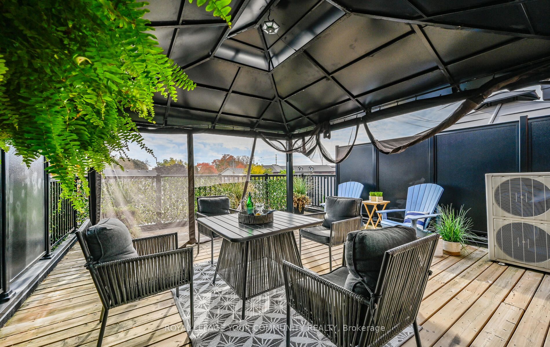 17 Baldwin Street N, #205