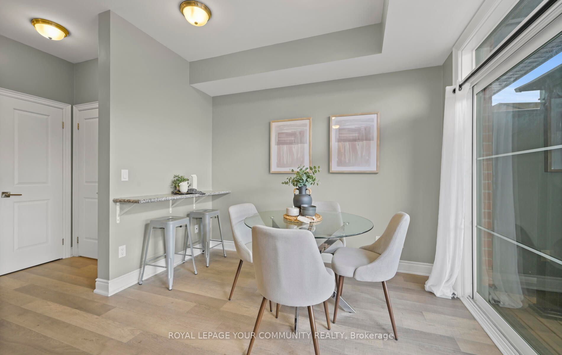 17 Baldwin Street N, #205