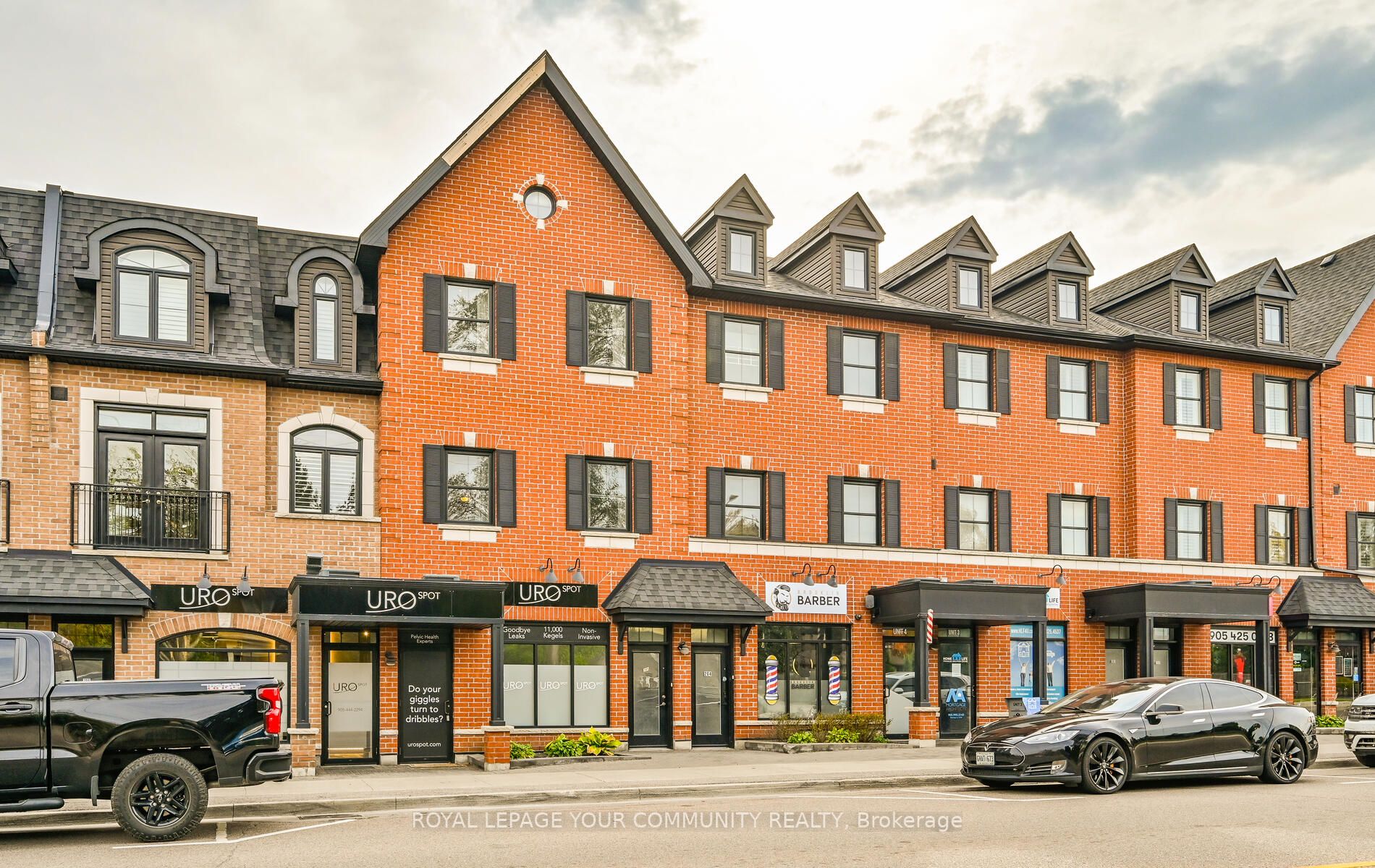 17 Baldwin Street N, #205