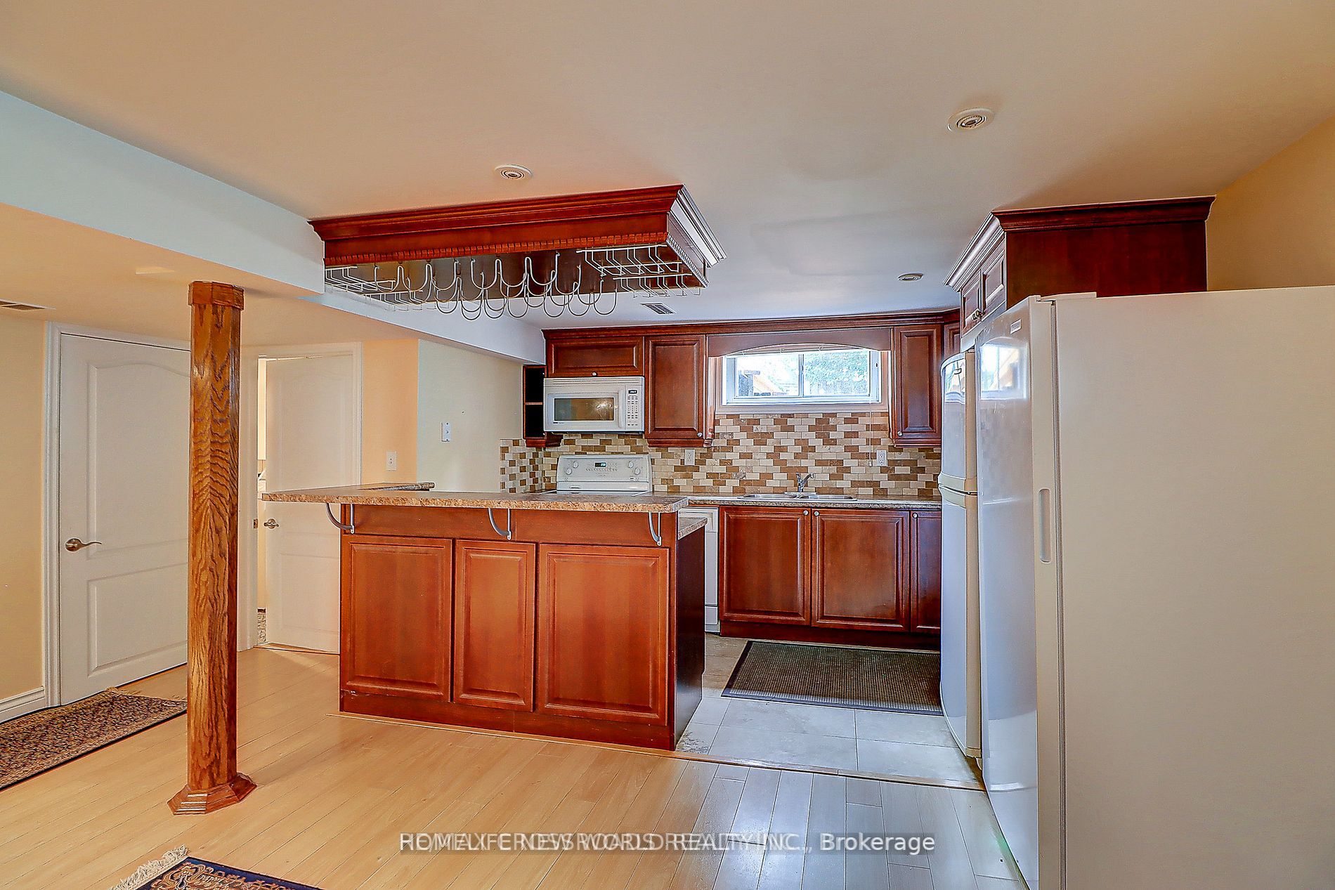 3 Lynn Gate Cres, #- Bsm