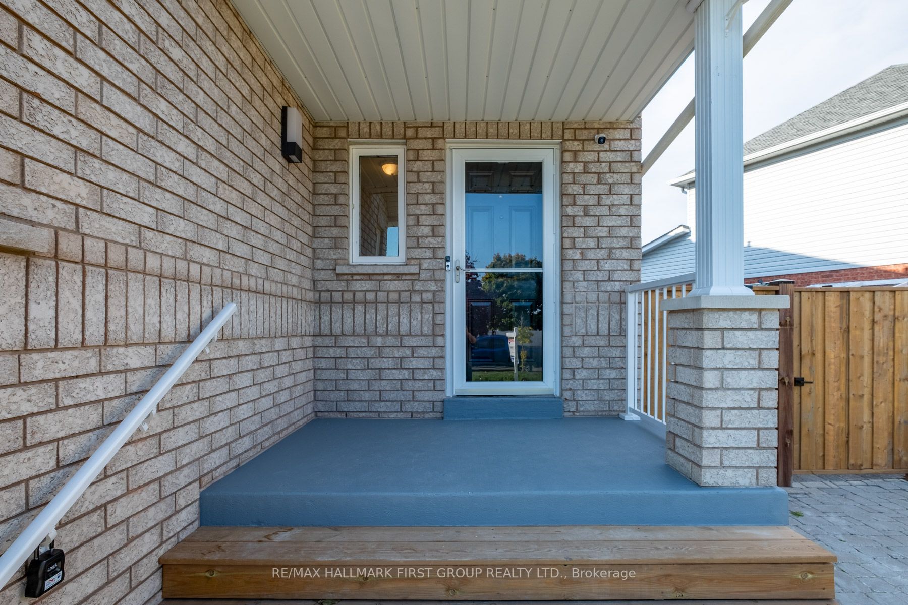 98 Guildwood Dr