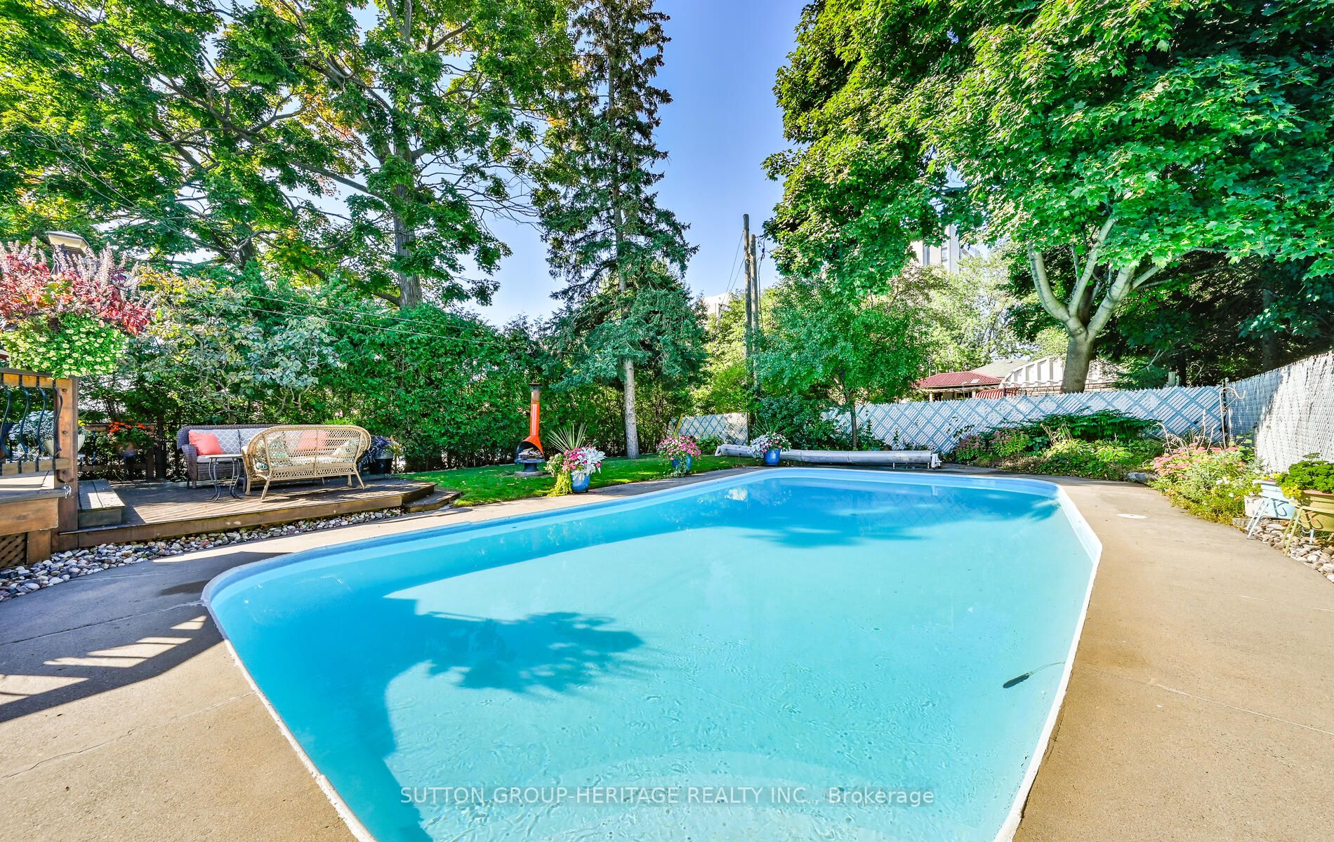 38 Churchill Rd