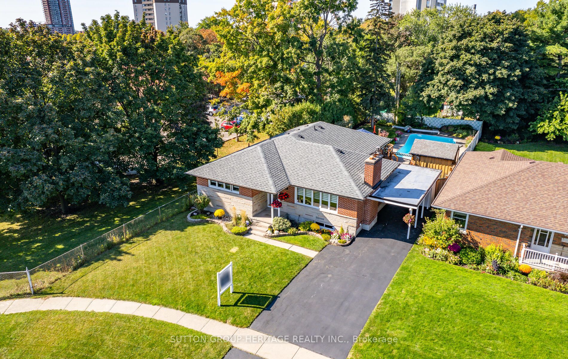 38 Churchill Rd