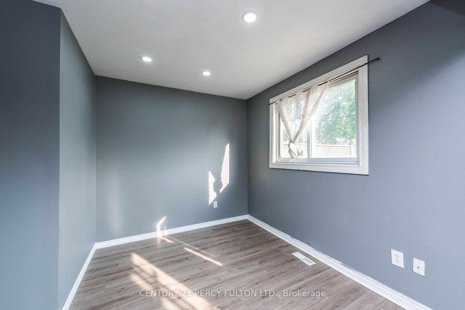 49 Lawrence Cres, #Bsmt