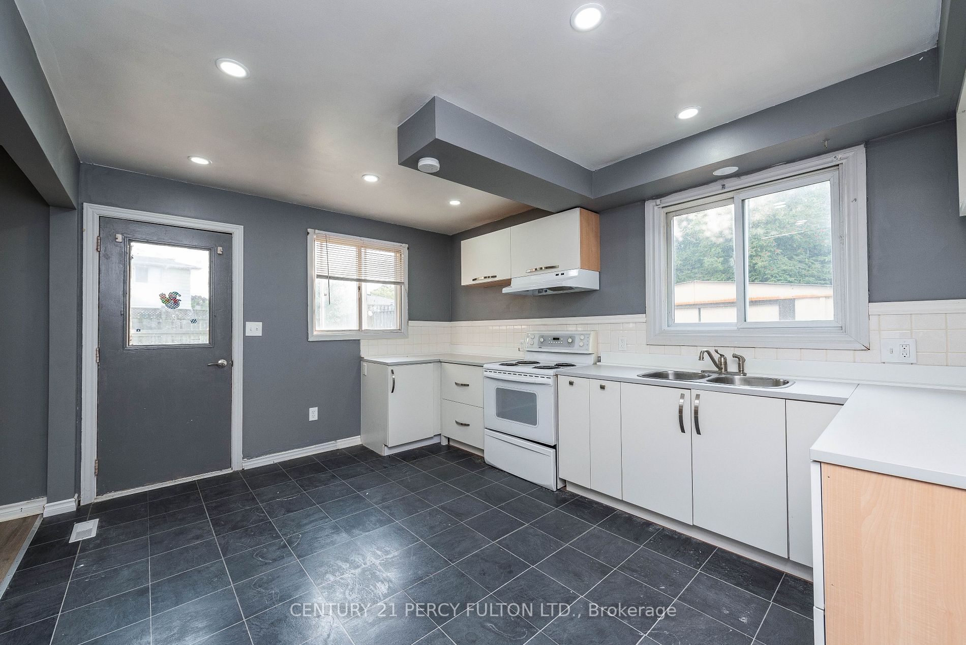49 Lawrence Cres, #Bsmt